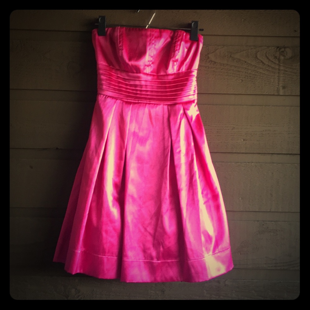 Strapless fuschia-pink dress